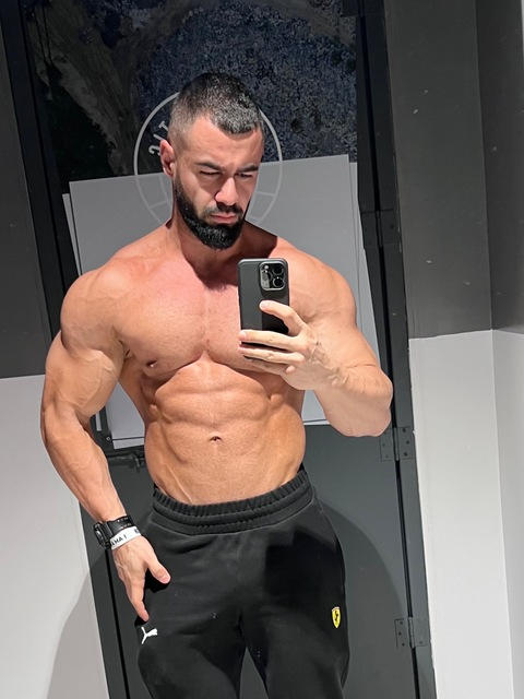 Header of anthonybeau