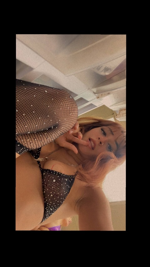 Header of its_roxxan