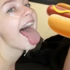 Iva (@onmykneesdaddy) Leaks OnlyFans 

 profile picture