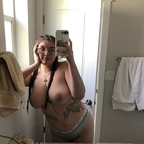 Linds (@snaketitties) Leaked OnlyFans 

 profile picture